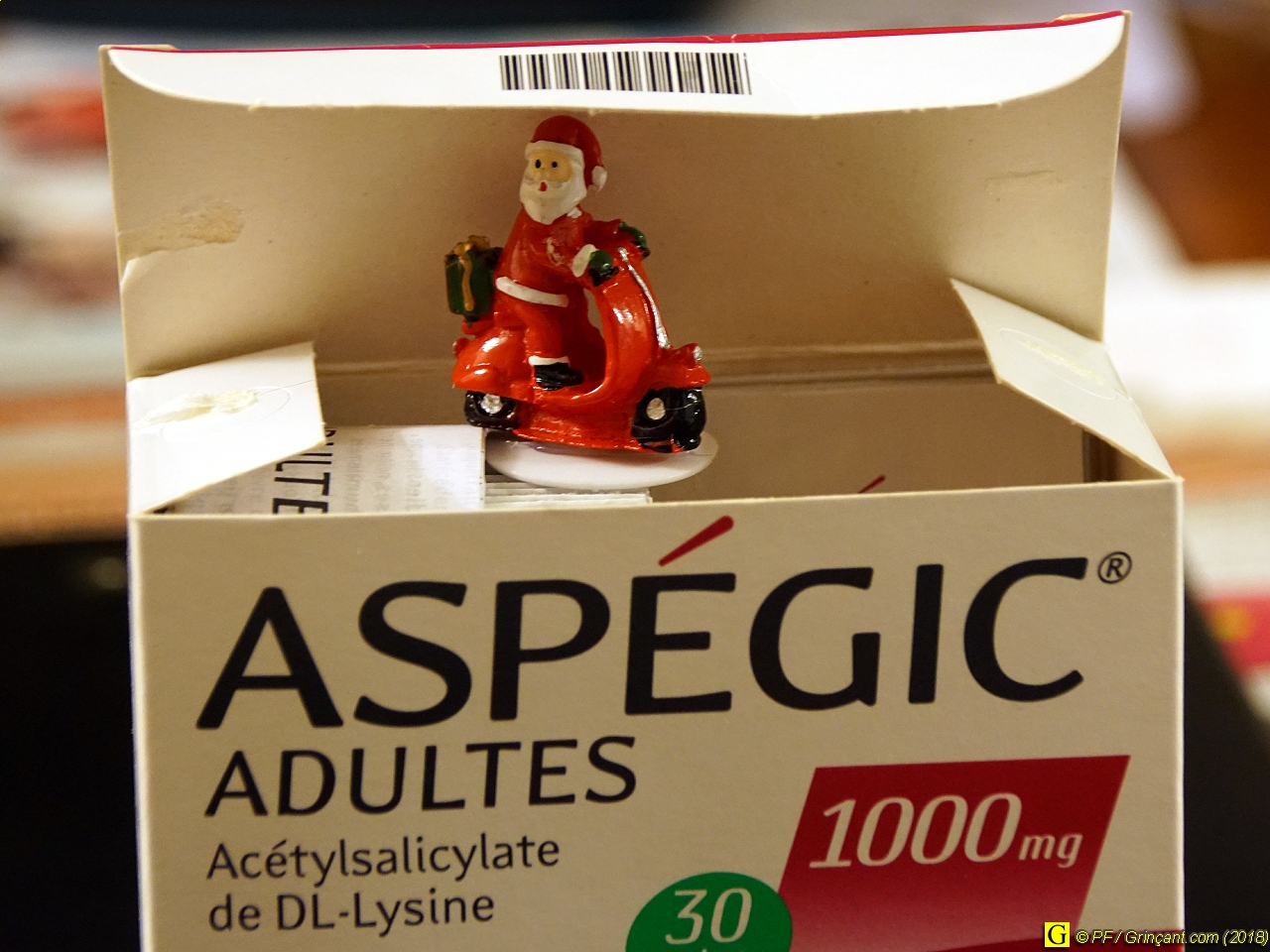 Aspégic 1000 mg, boîte de 30, avec le Père Noël du Pharmacien