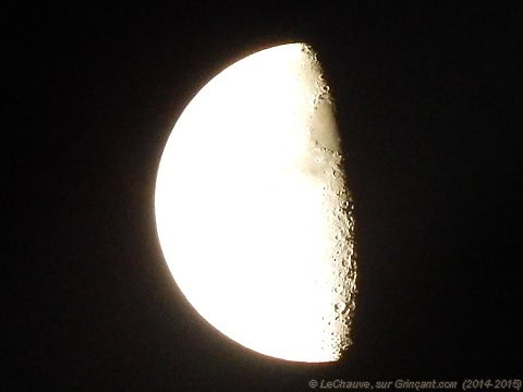 Demi-lune, juillet 2014, par Lechauve
