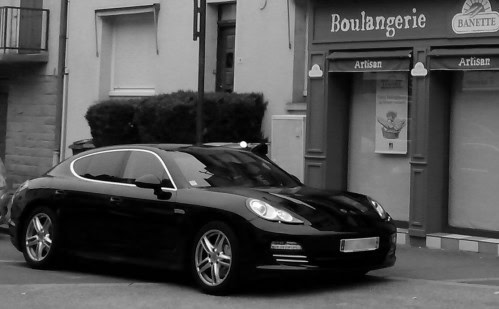 La Porsche Panamera S du boulanger