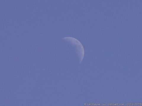 Lune furtive, juillet 2012, par Lechauve
