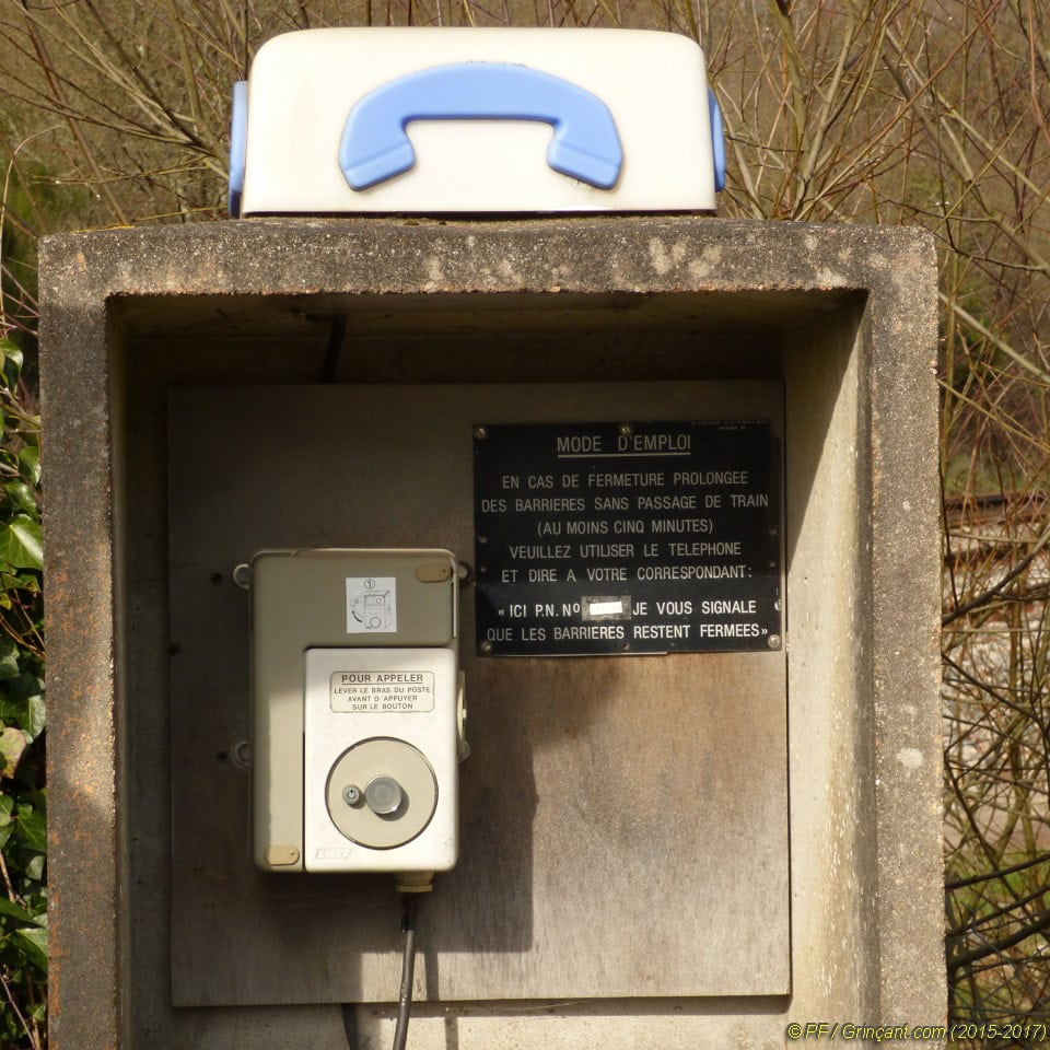 Passage à niveau (Bretagne), téléphone (03/2015)