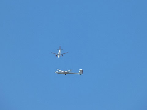 Liner & planeur dans le même espace restreint à proximité d'un aérodrome (31/10/2016pm)