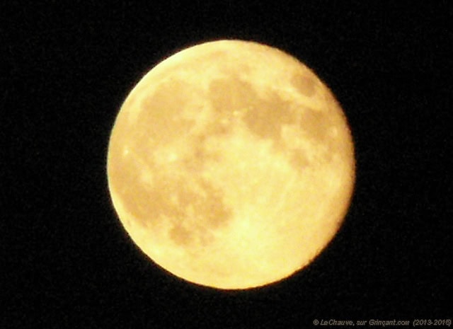 Pleine lune à Plougrescant, juillet 2013, par Lechauve