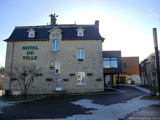 Ancien Hôtel de Ville, extension visible à droite