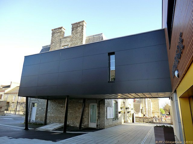 Passerelle ancienne mairie/extension Passerelle ancienne mairie/extension