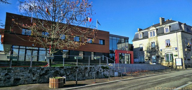 L'extension/médiathèque, en fait le nouvel hôtel de ville