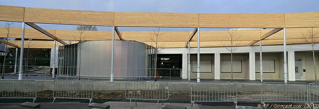 Verrue de gauche = Nouvelle cellule commerciale Verrue de gauche = Nouvelle cellule commerciale