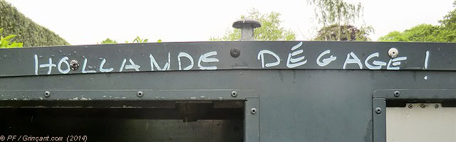 "Hollande dégage" sur un container à ordures