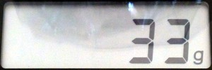 Poids d'une bouteille PET d'1,5 litre : 33 grammes 33 grammes sur la balance