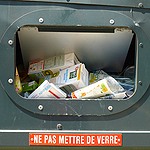 Tri sélectif, Éco-Emballages, conteneur et PET Un conteneur de tri sélectif qui déborde, Éco-Emballage en ferait-il trop ?