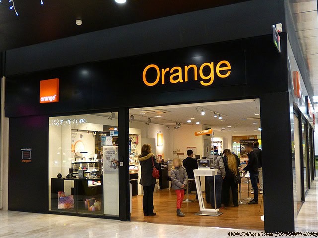 Ça doit bien refléter le marché et l'ambiance... Boutique Orange, peu d'attente – 20141226-10h27
