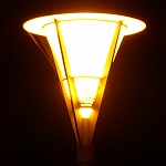 Si je pouvais vous décrocher la lune... Lampadaire allumé, de nuit