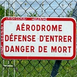 Pas beau, le froc d’un Directeur des Ressources Humaines sans chemise Danger de mort