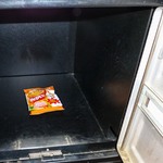 Une pause Royco instantanée, imposée et intrusive Un échantillon de soupe instantanée Royco dans une boîte à lettres