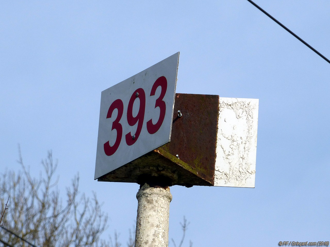 Panneau "393" sur voie ferrée
