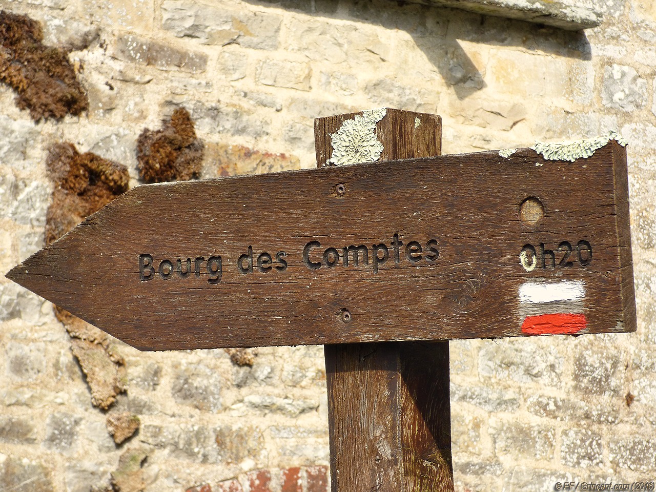 Panneau bois "Bourg-des-Comptes 0h20"
