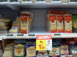 Réfrigérateur magasin Carrefour avec emplacement promo vide (06/05/2016)