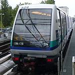 Un métro VAL 208, de Siemens, à l'entrée d'une station à Rennes