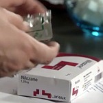 Extraction* de comprimés de Nilozane des laboratoires Larieux (*du téléfilm)