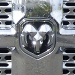 La bagnole “America first” à la Trump Logo de calandre Dodge RAM 1500