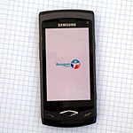 Smartphone avec ancien logo Bouygues Telecom
