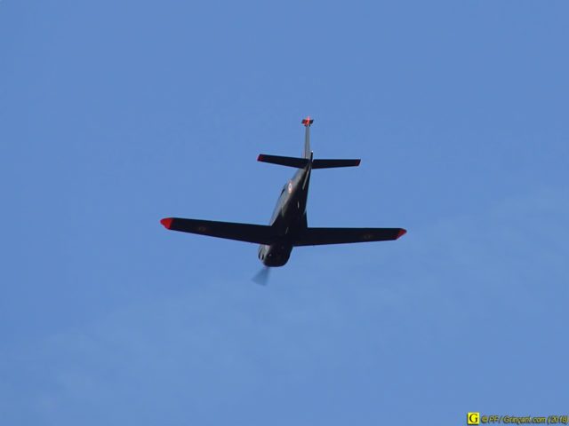 Survolé par un avion de haute voltige