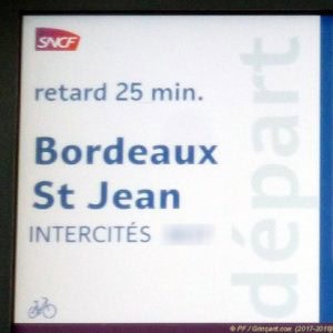 Annonce retard sur écran gare SNCF