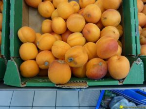 Abricots français moisis à la vente – 1