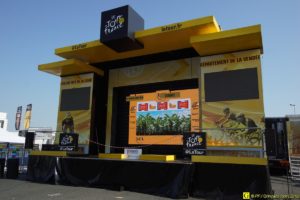 Podium face tribune VIP – 3/4