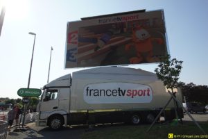 Camion-Écran géant France TV Sport – 1/3