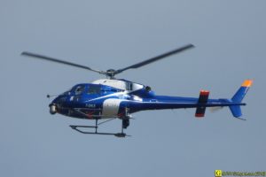 Hélicoptère France TV Sport en vol – 4/4 – (Le bleu, de profil)