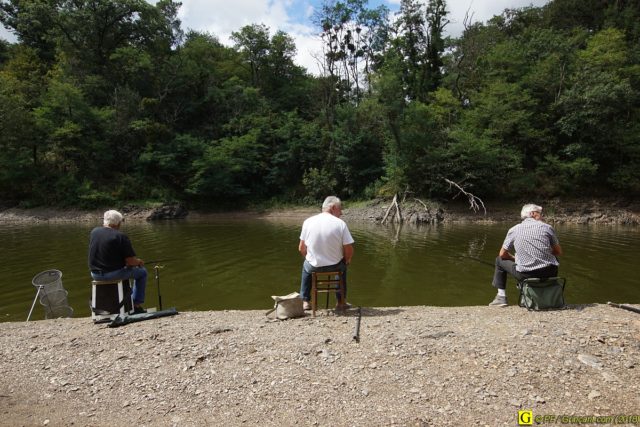 Pêcheurs et pestilence chimique