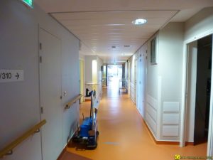 Couloir vers chambre 305