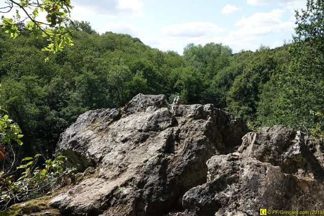 2 – En haut du rocher