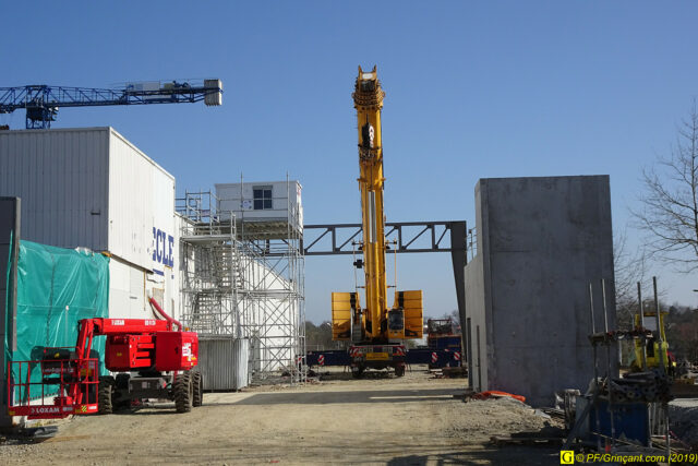 Chantier Leclerc - Grosse grue mobile - 04/2019