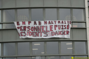 Banderole "EHPAD maltraité..." – 28/10/2019