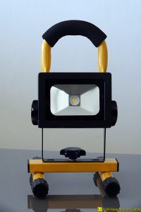 Lampe LED sur batterie achetée chez Lidl