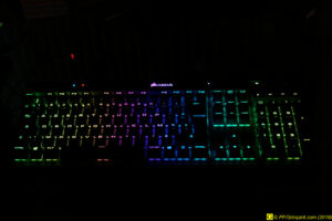 Clavier Corsair K70 RGB MK.2 dans le noir