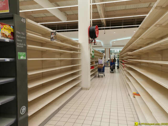 Hyper Leclerc, allée “Pâtes/Riz/Plats cuisinés/Produits du Monde” — 13/03/2020 à 15h00