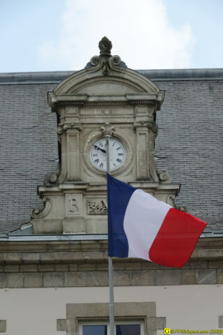 02 – Drapeau préfecture