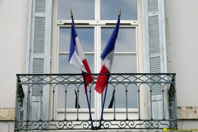 03 – Drapeaux service municipal