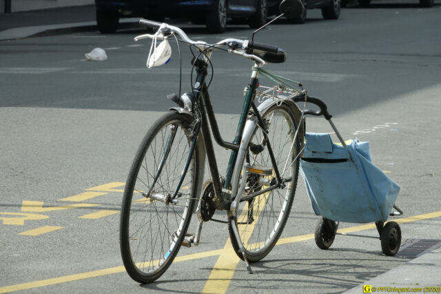 12 – Vélo / Masque / Poussette