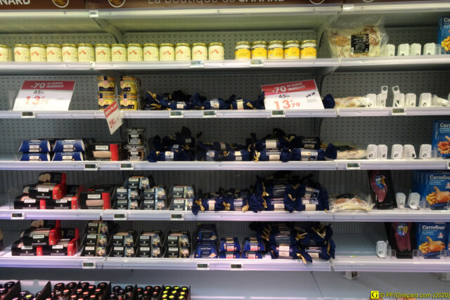 Plein de foies gras dans ce frigo