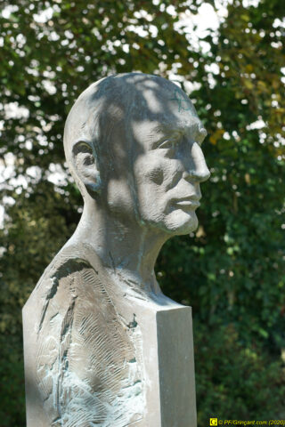 Statue de François Mitterrand