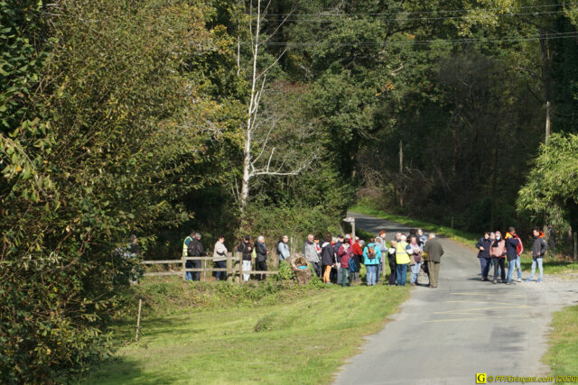 Troupeau de randonneurs masqués
