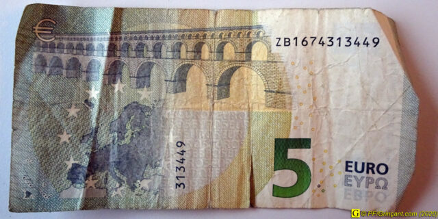 Billet de 5 euros refusé par l'automate