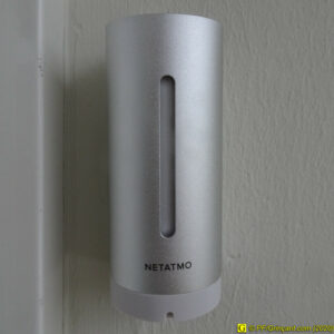 Capteur extérieur Netatmo accroché