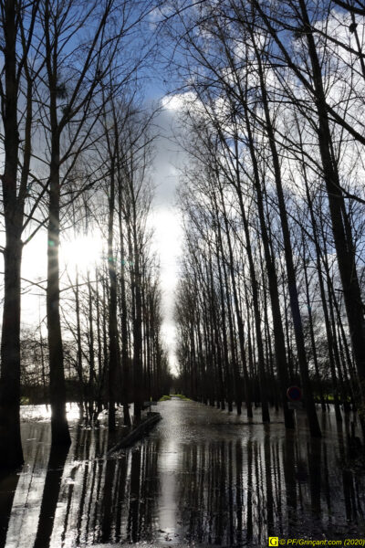 Samedi, la route innondée