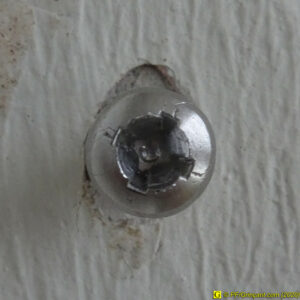 Tête de vis fournie foirée