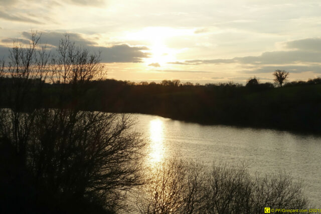 Coucher de soleil sur lac